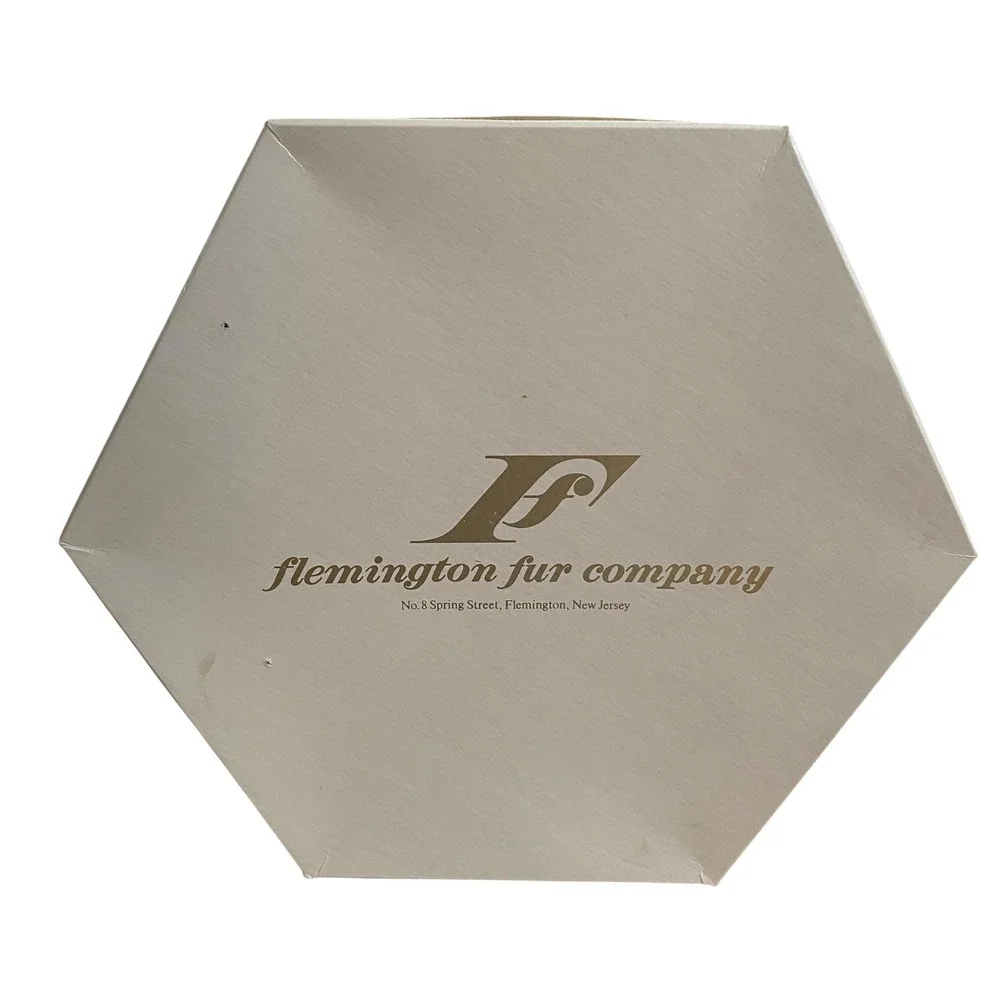 Flemington Fur Company Vintage Hexagon Hat Storage Box Cream Gold 14in NJ